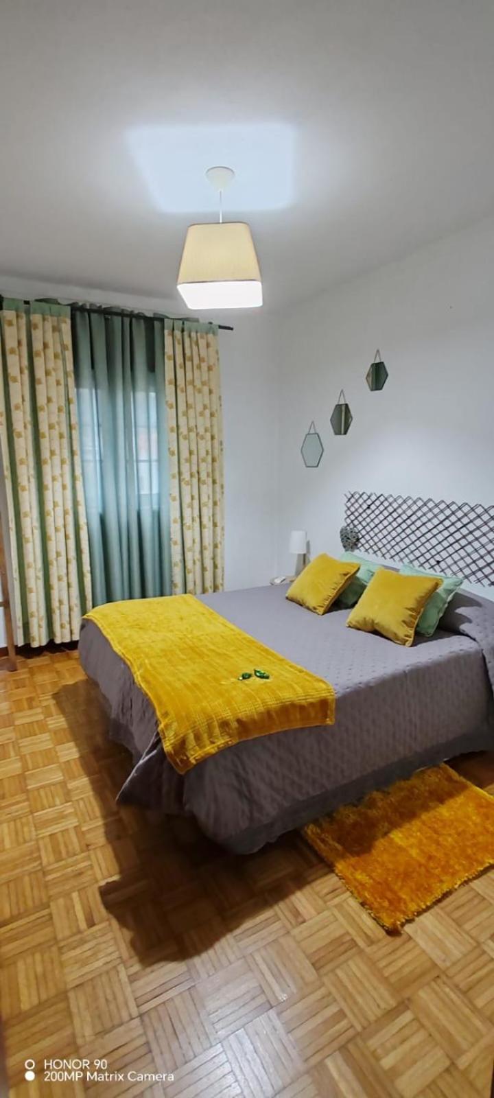 Apartamento Fazunchar Фигейро дос Виньос Екстериор снимка